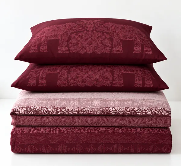 Burgundy_Royale_Pure_Cotton_Bedsheet_Set_-_The_Royal_Loom_Collection