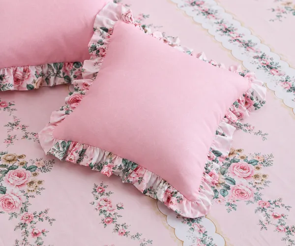 Blush_Bloom_Floral_King_size_Bedsheet_Set-_with_2_cushions