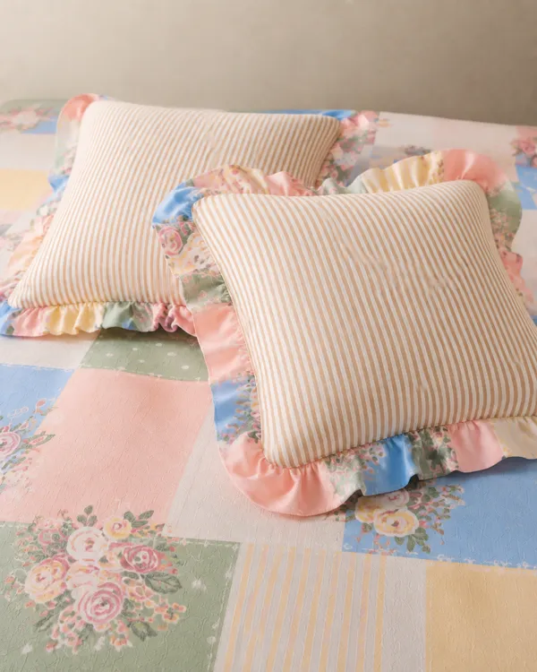 Pastel_Garden_Patchwork_Frills_Bedsheet_Set-_with_2_Cushions