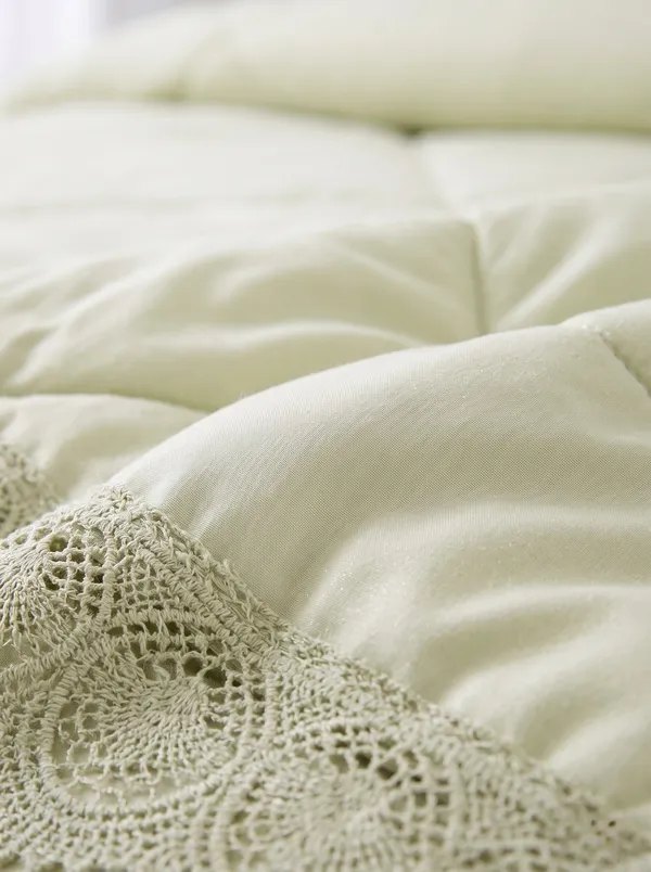 Pistachio_Dream_Green_4_piece_Comforter_Set_-_The_Heirloom_Lace_Collection