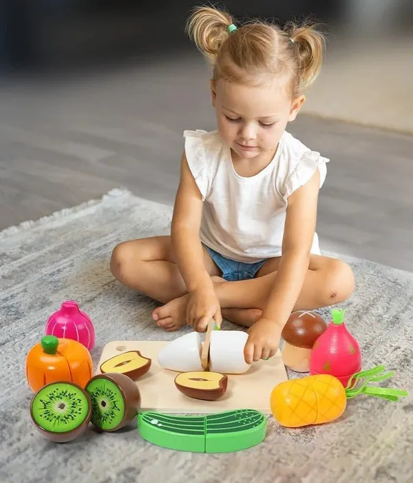 Wooden_Fruits_Basket_Pretend_Cutting_Fruit_Set_with_Wood_Knife_&_Storage_Basket