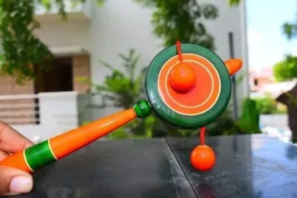 Eco_Friendly_Wooden_Baby_Rattle_Drum_Plate_tic_tic_jhunjhuna_Toy_for_Kids_Playing_Rattle