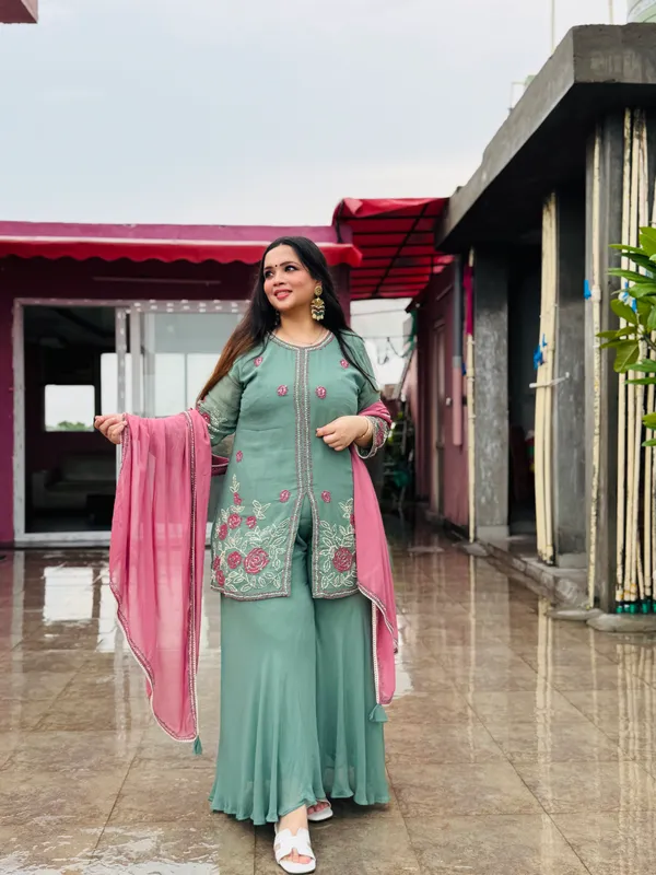 Green_Pure_Georgette_Suit_Set_For_Women