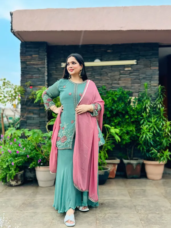 Green_Pure_Georgette_Suit_Set_For_Women