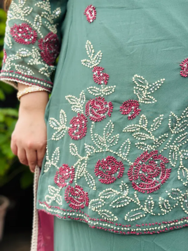 Green_Pure_Georgette_Suit_Set_For_Women