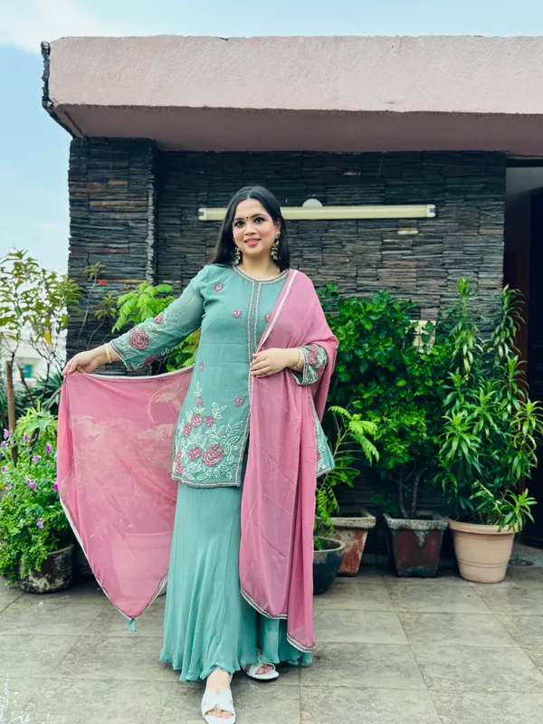 Green_Pure_Georgette_Suit_Set_For_Women