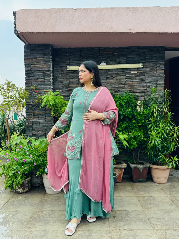 Green_Pure_Georgette_Suit_Set_For_Women