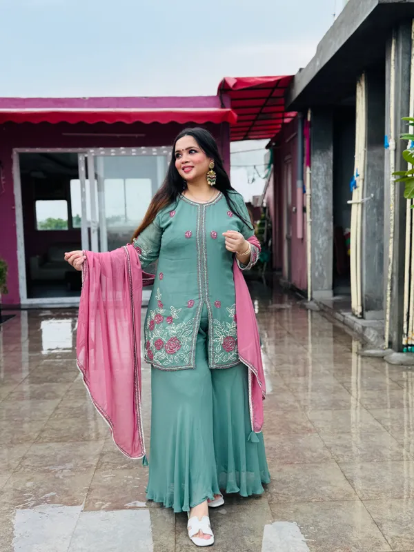 Green_Pure_Georgette_Suit_Set_For_Women
