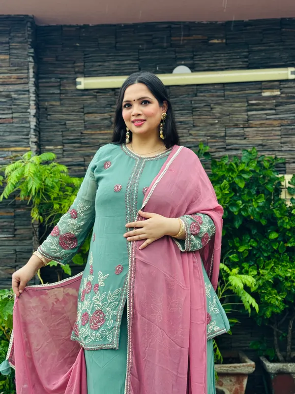 Green_Pure_Georgette_Suit_Set_For_Women
