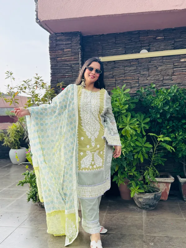Green_Cotton_Suit_Set_For_Women