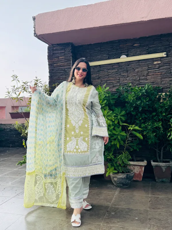 Green_Cotton_Suit_Set_For_Women