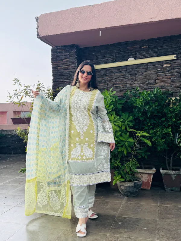 Green_Cotton_Suit_Set_For_Women