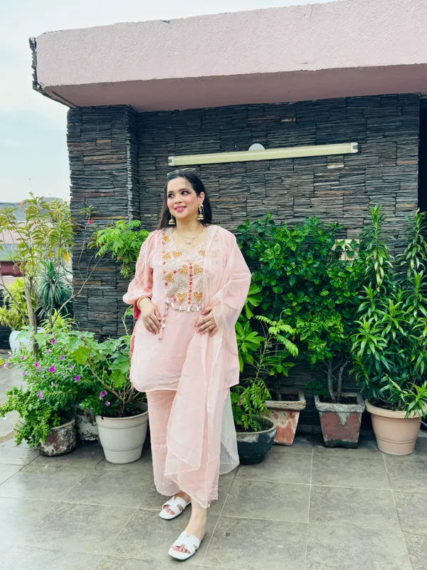 Pink_Pure_Georgette_Suit_Set_For_Women