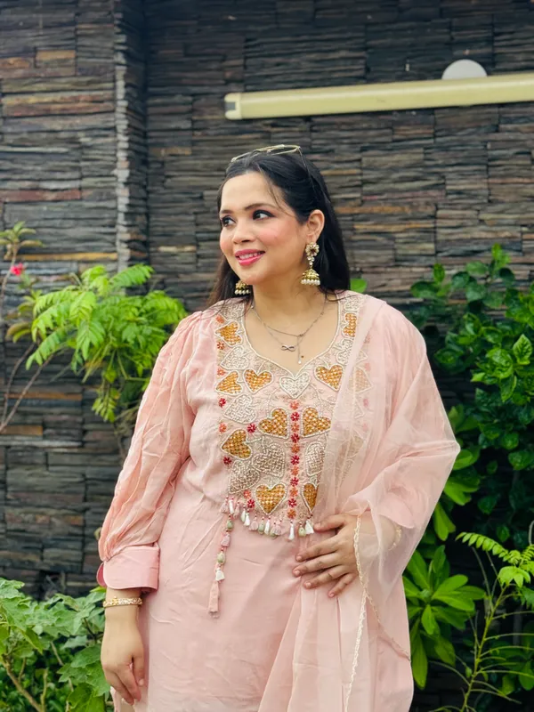 Pink_Pure_Georgette_Suit_Set_For_Women
