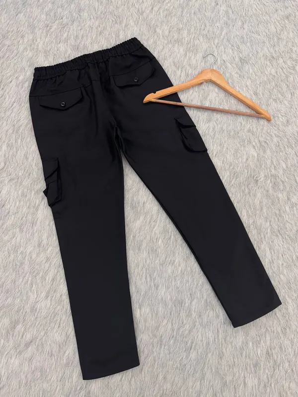 Black_cargo