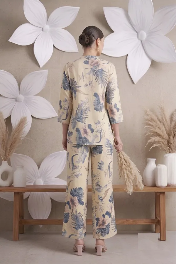 Cream_Blue_Cotton_Printed_3/4_Sleeves_Casual_corset_For_Women