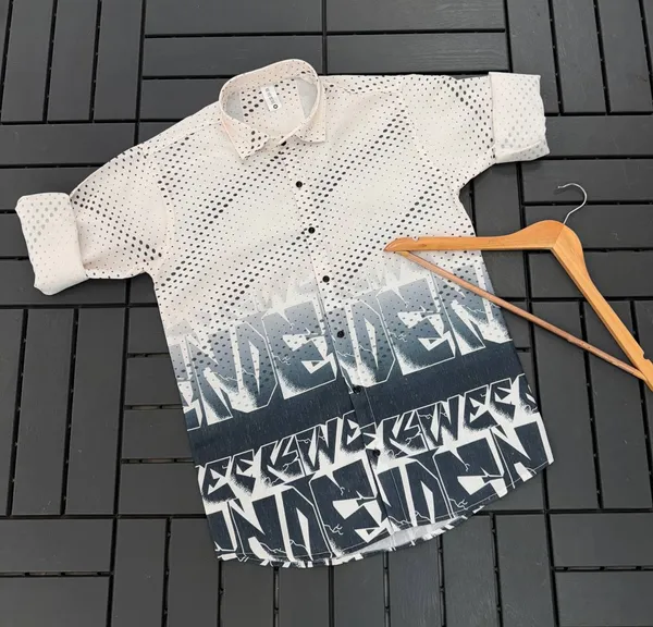 Tredny_cotton_shirt_with_shadow_print.