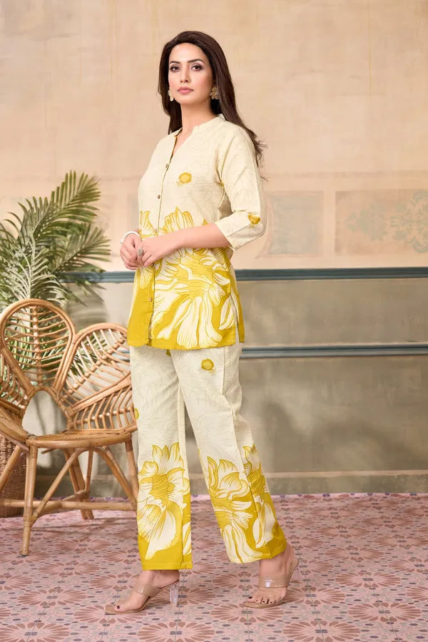 Yellow_Linen_Printed_3/4_Sleeves_Casual_Co-ord_Set_For_Women