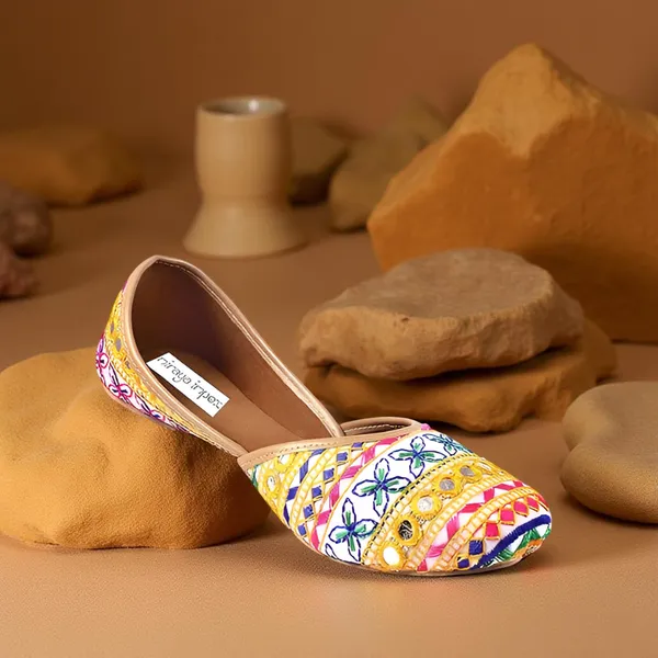 White_Garba_Dance_Faux_Leather_Jutti_For_Women_&_Girls