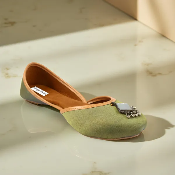 Green_Jhumka_Faux_Leather_Jutti_For_Women_&_Girls