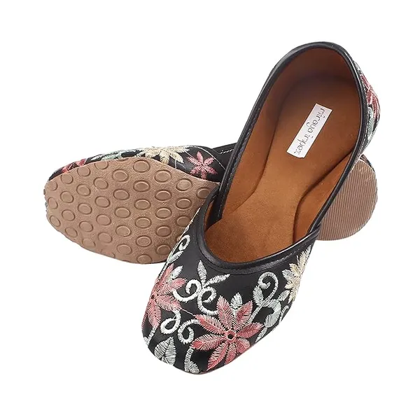 Black_Mystic_Faux_Leather_Jutti_For_Women_&_Girls