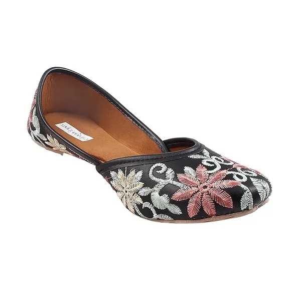 Black_Mystic_Faux_Leather_Jutti_For_Women_&_Girls