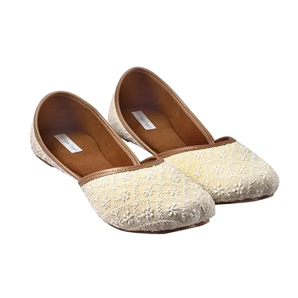 Cream_Floral_Faux_Leather_Jutti_For_Women_&_Girls