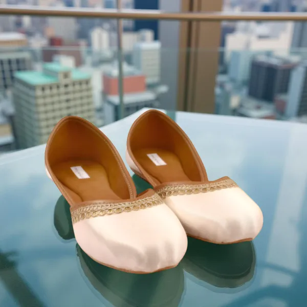 Cream_Pearl_Faux_Leather_Jutti_For_Women_&_Girls