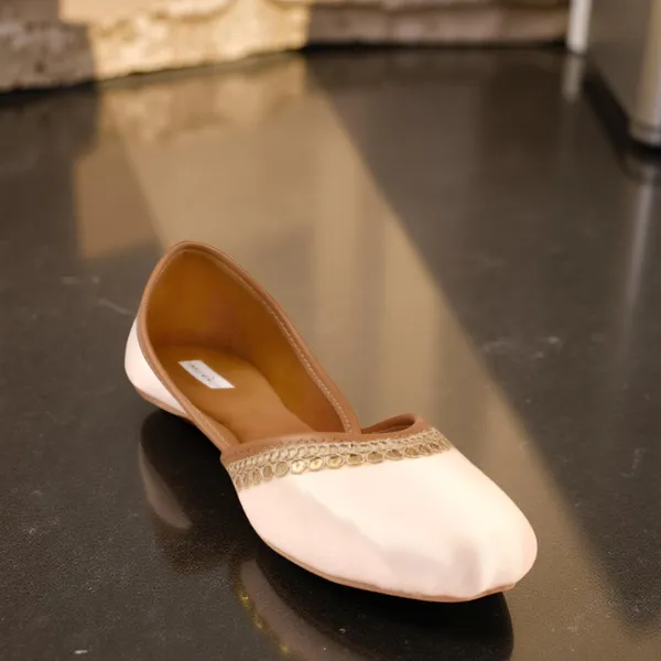 Cream_Pearl_Faux_Leather_Jutti_For_Women_&_Girls