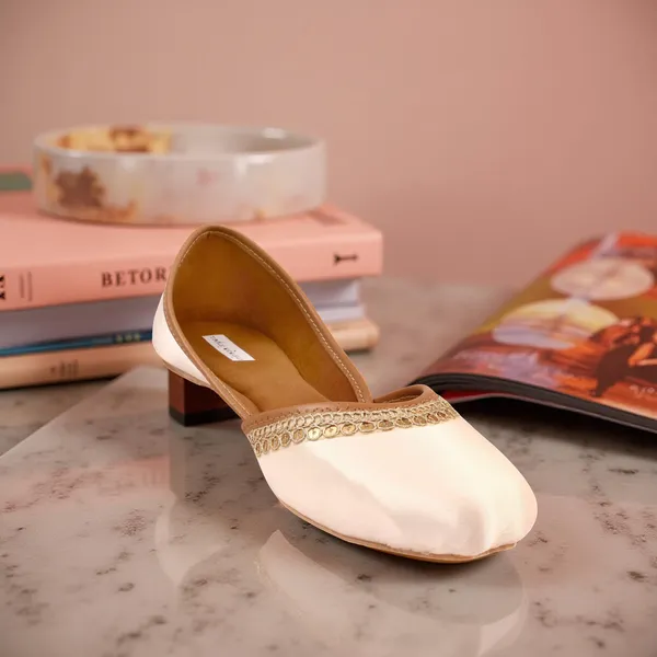 Cream_Pearl_Faux_Leather_Jutti_For_Women_&_Girls