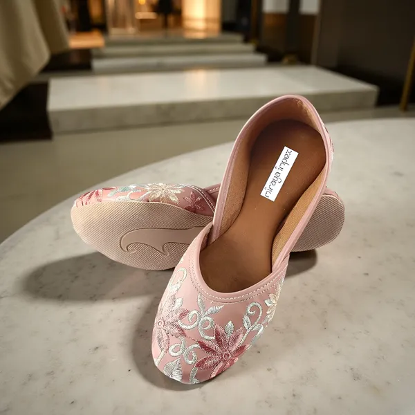 Peach_Royale_Rose_Faux_Leather_Jutti_For_Women_&_Girls