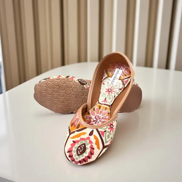 Cream_Sunflower_Luxe_Faux_Leather_Jutti_For_Women_&_Girls