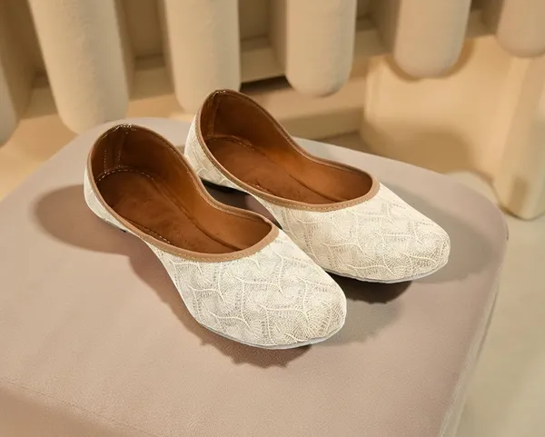 Off_White_Sparkle_Faux_Leather_Jutti_For_Women_&_Girls