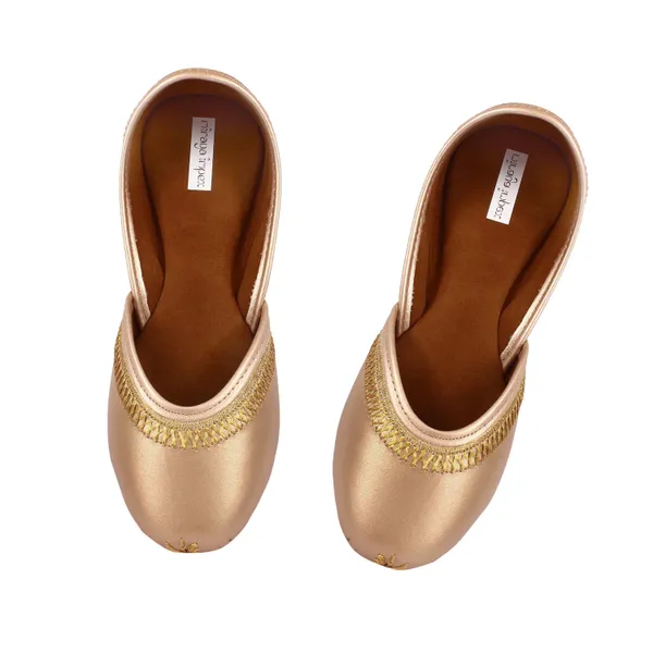 Golden_Dust_Faux_Leather_Jutti_For_Women_&_Girls