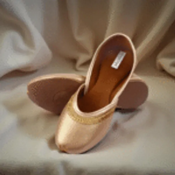 Golden_Dust_Faux_Leather_Jutti_For_Women_&_Girls