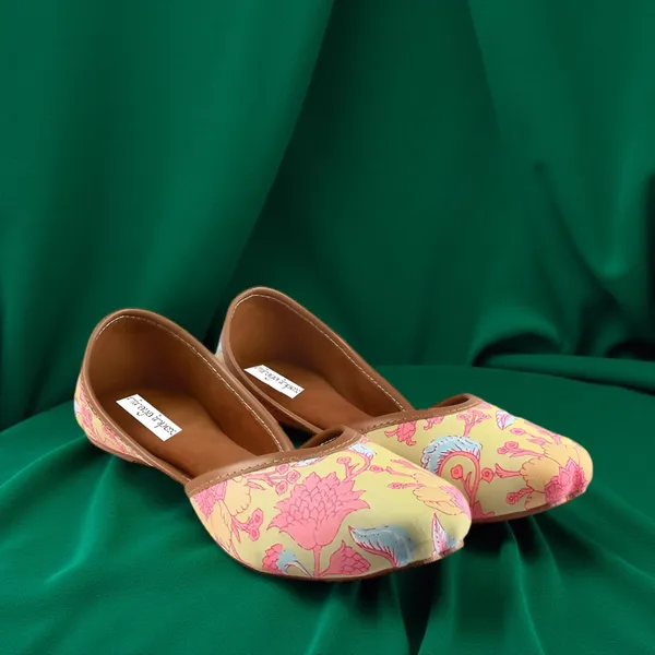 Pista_Floral_Faux_Leather_Jutti_For_Women_&_Girls