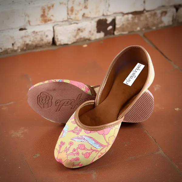 Pista_Floral_Faux_Leather_Jutti_For_Women_&_Girls