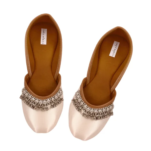 Cream_Pearl_Faux_Leather_Jutti_For_Women_&_Girls