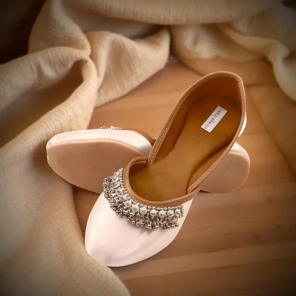 Cream_Pearl_Faux_Leather_Jutti_For_Women_&_Girls