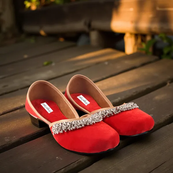 Red_Royal_Khawab_Faux_Leather_Jutti_For_Women_&_Girls