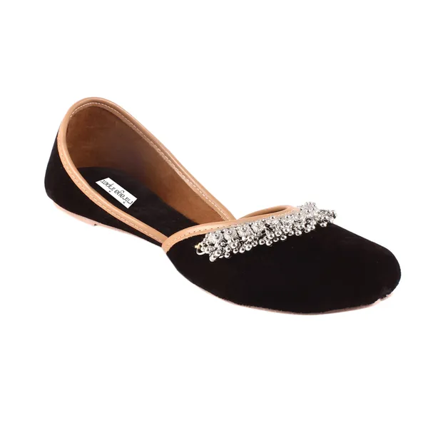 Black_Diva_Faux_Leather_Jutti_For_Women_&_Girls