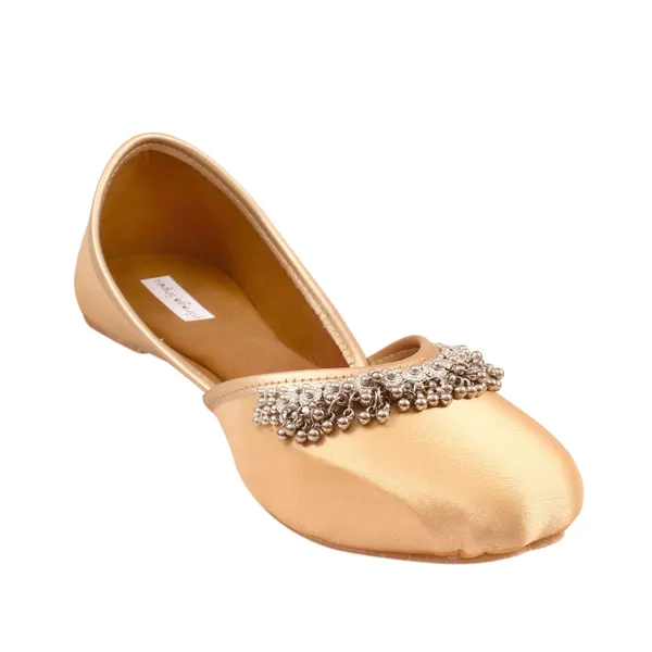 Golden_Luxe_Faux_Leather_Jutti_For_Women_&_Girls
