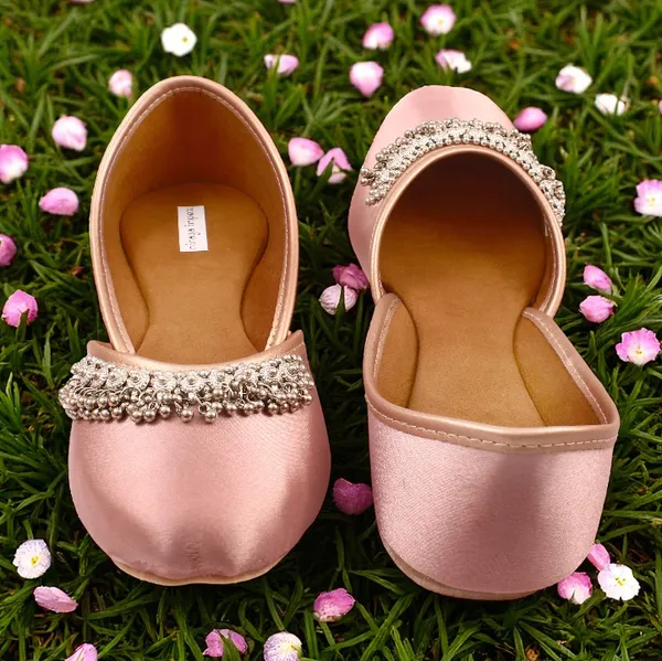 Peach_Rose_Khanak_Faux_Leather_Jutti_For_Women_&_Girls