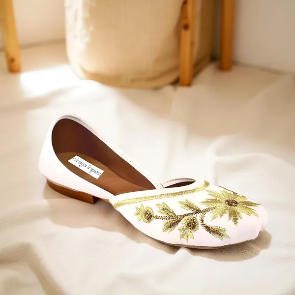 White_Floral_Faux_Leather_Jutti_For_Women_&_Girls