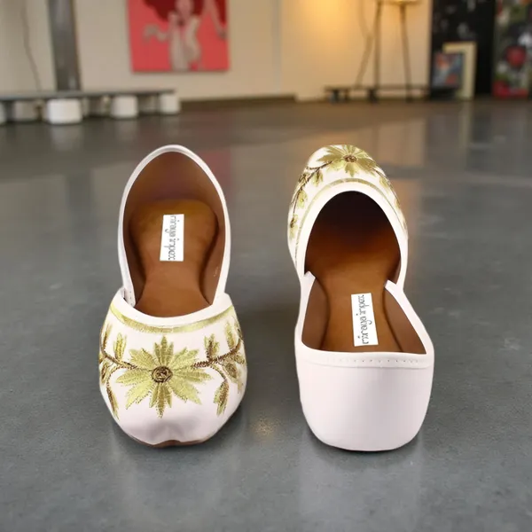 White_Floral_Faux_Leather_Jutti_For_Women_&_Girls