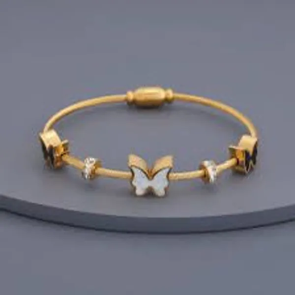 Gold_Traditional_Butterfly_Bracelet_For_Women
