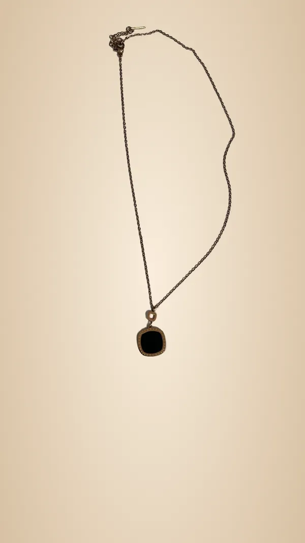 Gold_Rose_Traditional_Square_Pendant_For_Women