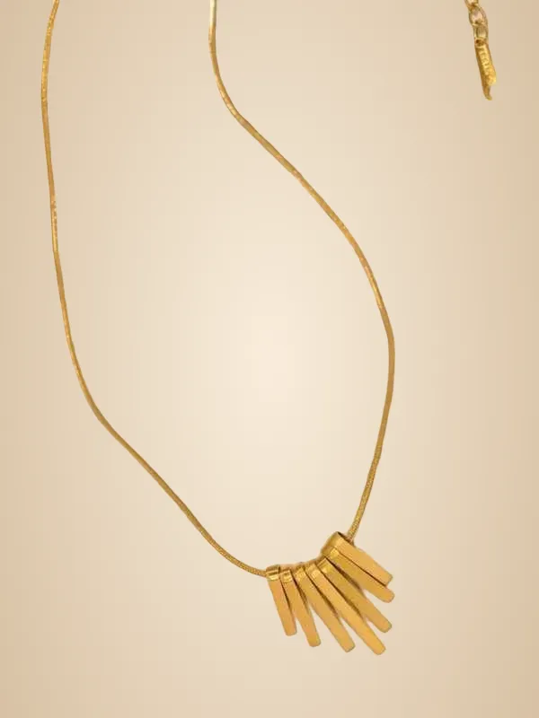 Gold_Irregular_Square_Necklace_For_Women