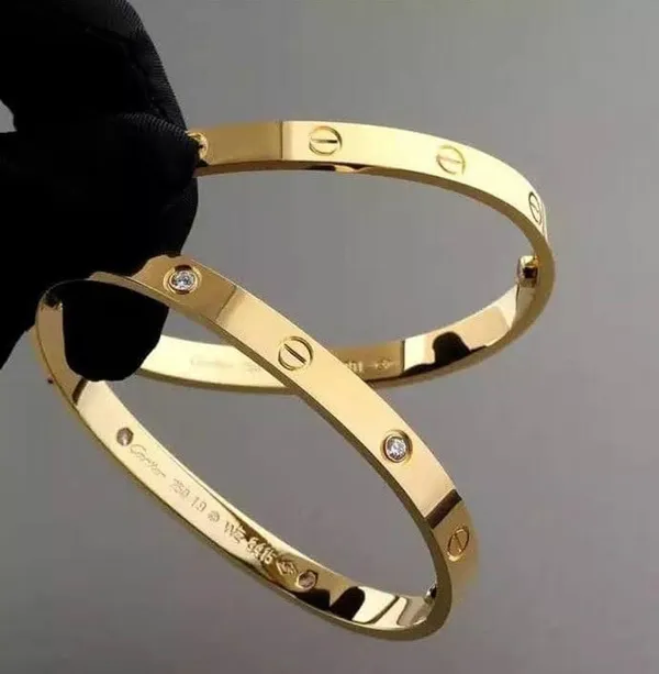 Gold_Crystal_Love_Bangle_Bracelet_For_Women