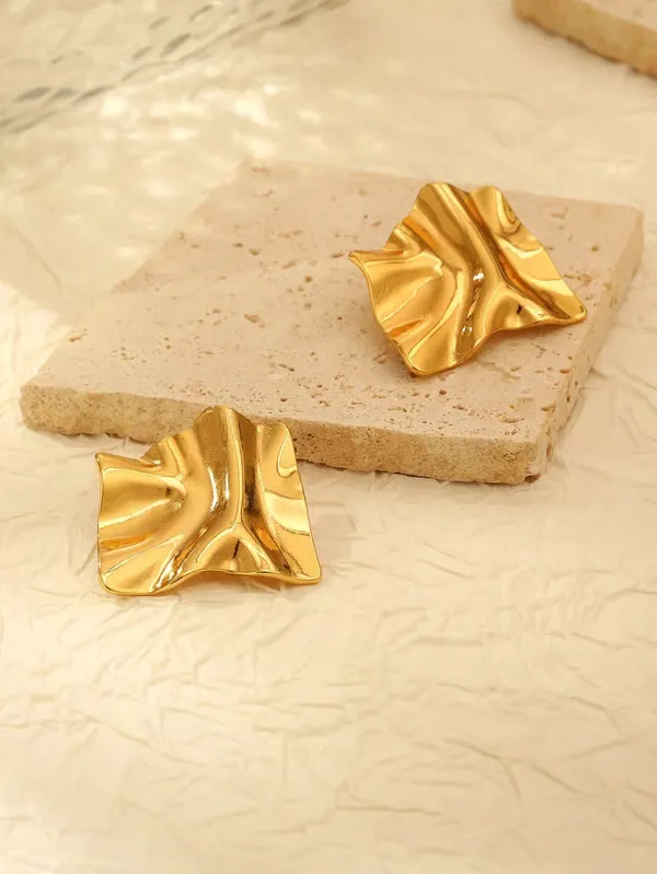 Gold_Hammer_Pattern_Irregular_Square_Earrings_For_Women